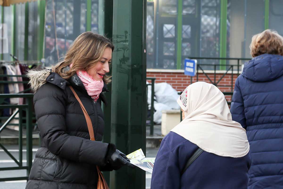 Christelle Carcone, candidate aux élections municipales du Plessis-Robinson à la rencontre des robinsonnais