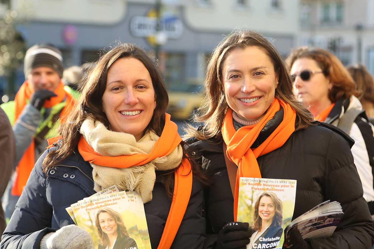 Alice Le Moal, présidente du Modem 92 en campagne sur le terrain aux côtés de Christelle Carcone, candidate à la mairie du Plessis-Robinson